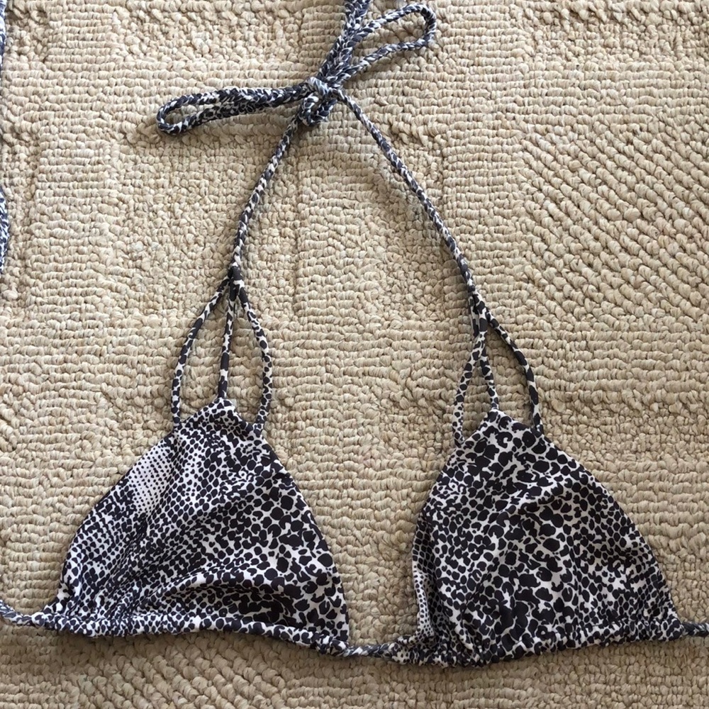 Acacia snake print top